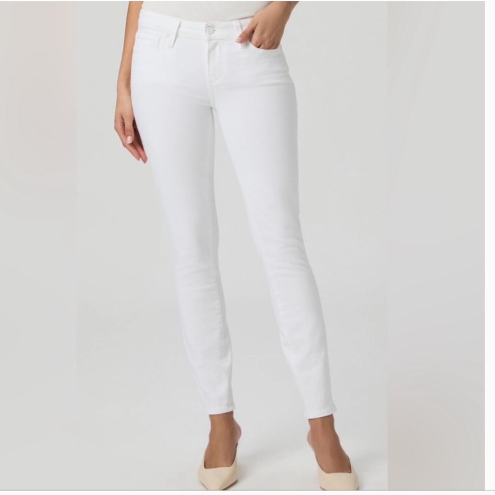 PAIGE Women's Crisp White VERDUGO Ankle. Size 30